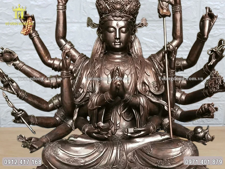 Từng họa tiết hoa văn được chăm chút tỉ mỉ